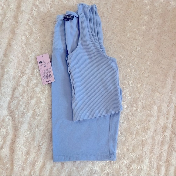 Cropped top and short set - Picture 2 of 2